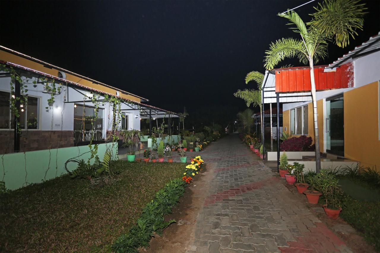 Hôtel Oyo 26670 The Ranch à Purî Extérieur photo